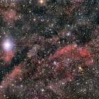 Sadr Region bei 450mm vom 25.07.24: 6" Newton bei f/3; uvir-Filter; Canon 750da; 97x32sec; ca. bortle 7: heller Mond + leichte Schleierwolken; Norden = oben links; Sth. NGC6910 =links;