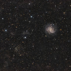 NGC6946, die Feuerwerksgalaxie, zusammen mit NGC6939 und galaktischem Cirrus/IFN